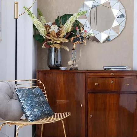 Madeleine - Arco Della Pace Apartment *